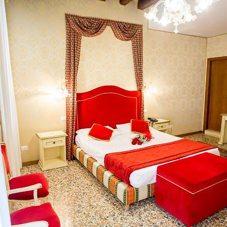 Отель Residenza La Campana Венеция Экстерьер фото
