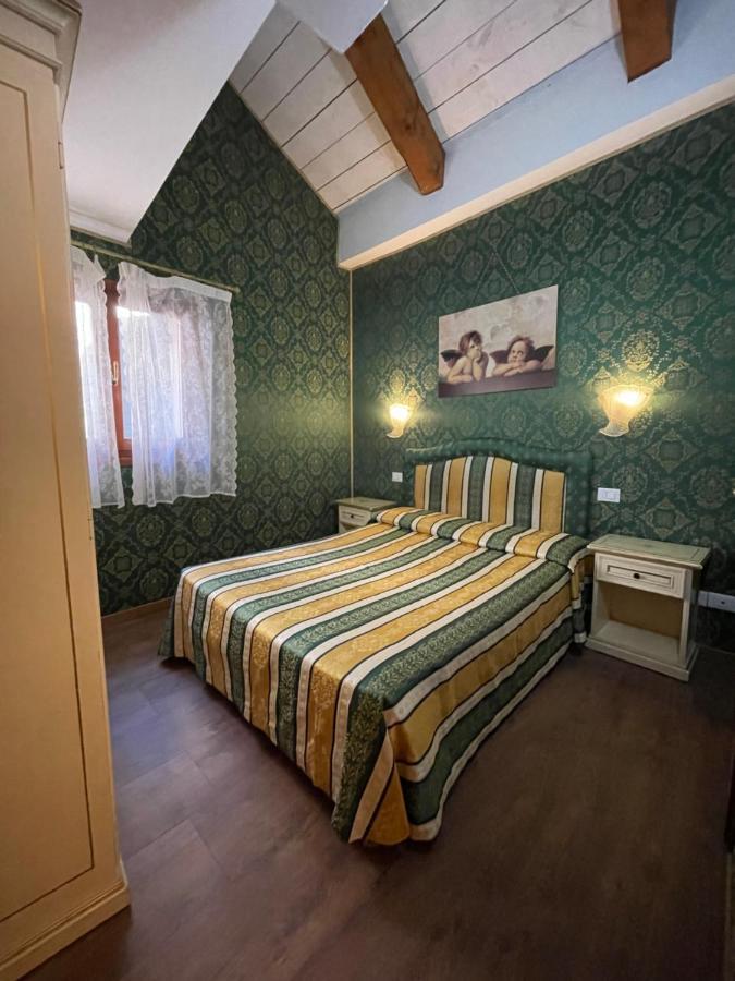 Отель Residenza La Campana Венеция Экстерьер фото