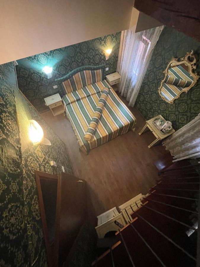 Отель Residenza La Campana Венеция Экстерьер фото