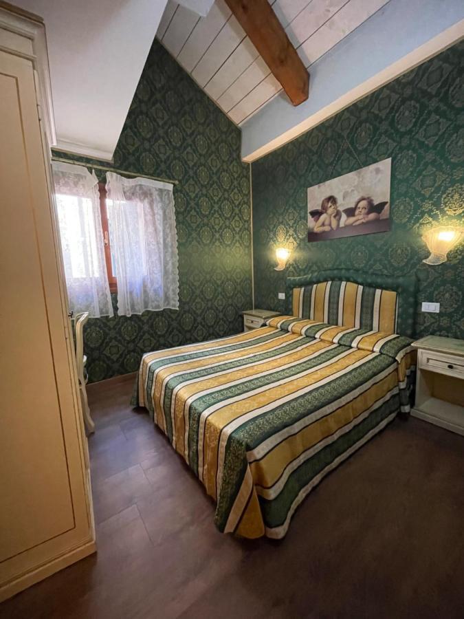 Отель Residenza La Campana Венеция Экстерьер фото