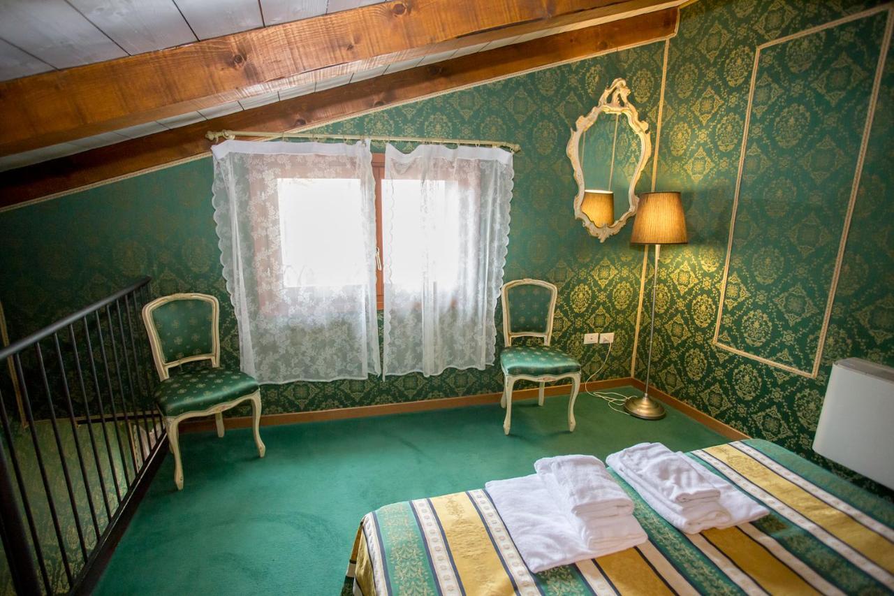 Отель Residenza La Campana Венеция Экстерьер фото