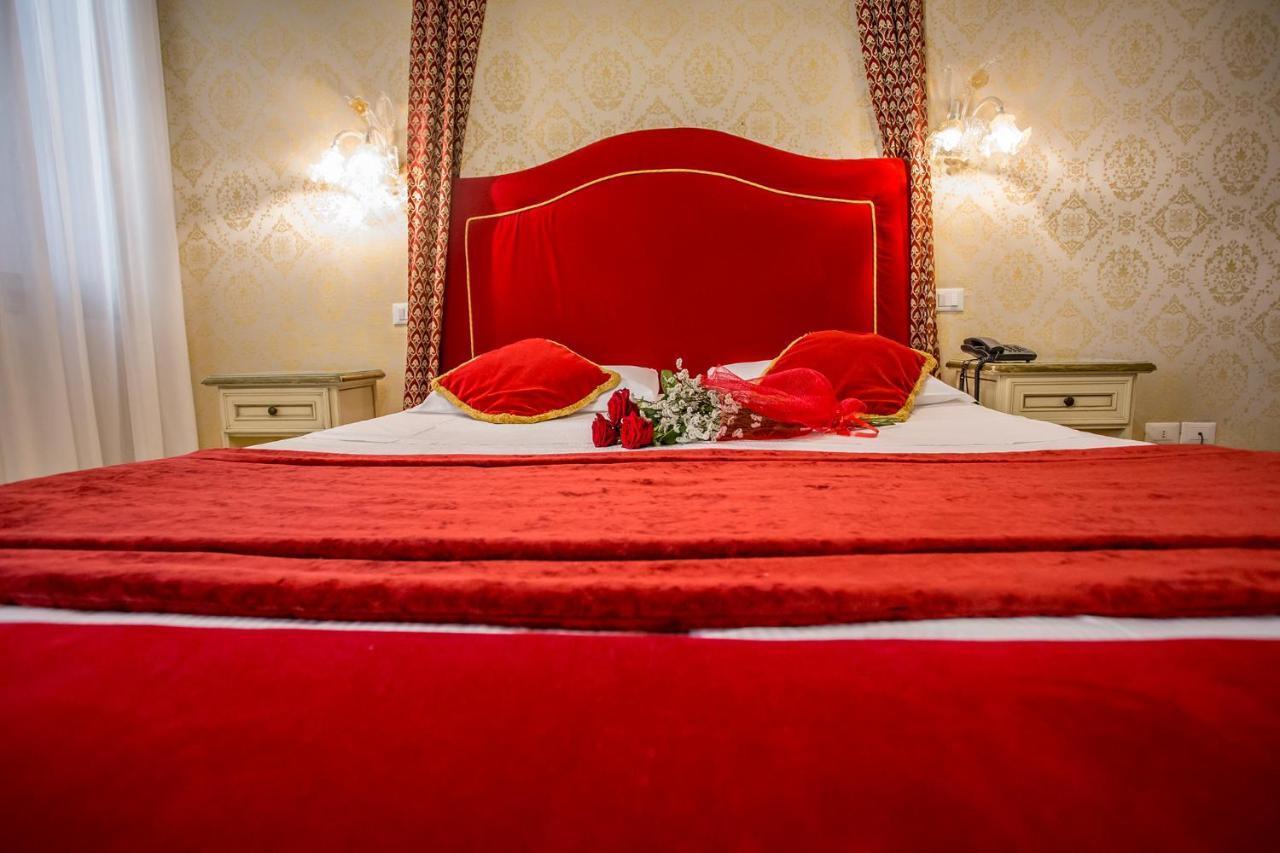 Отель Residenza La Campana Венеция Экстерьер фото