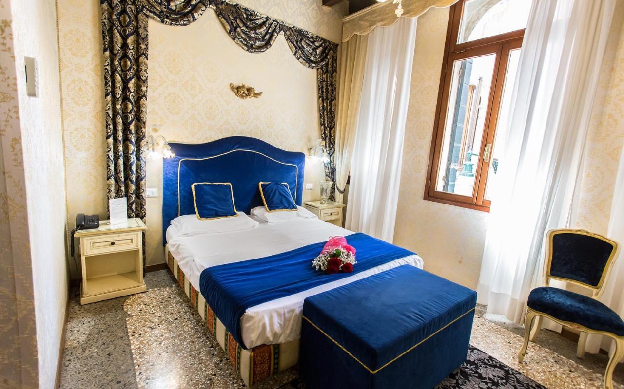 Отель Residenza La Campana Венеция Экстерьер фото